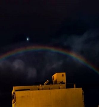 arc de Sant Martí de nit